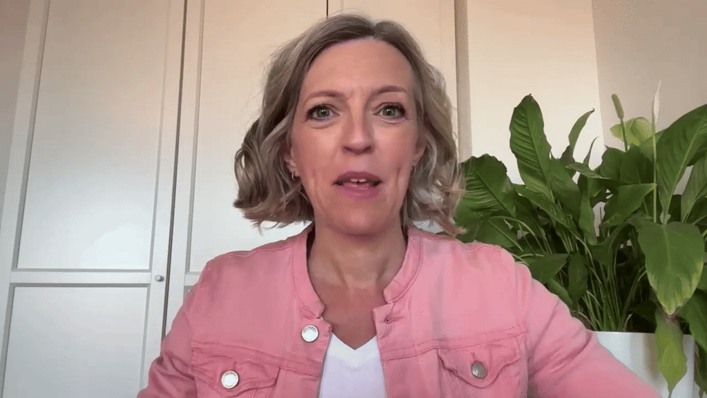 Douze chaises, une table 🪑🪴 🖥️