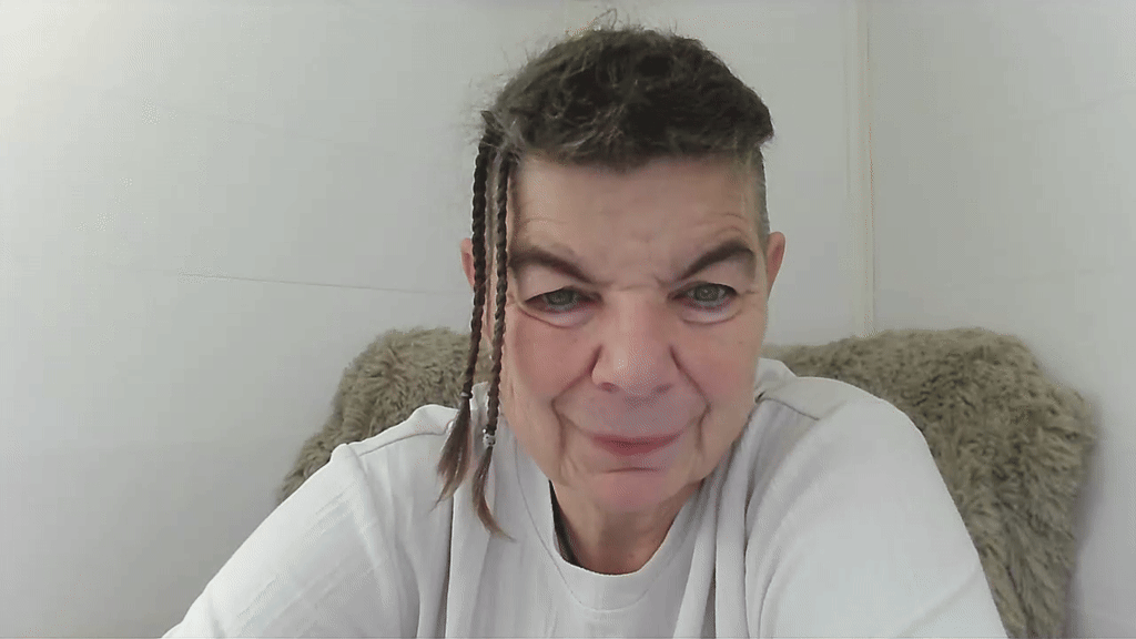 Zwischen Online und Ankommen – über meine Tochter, mich und das echte Leben“